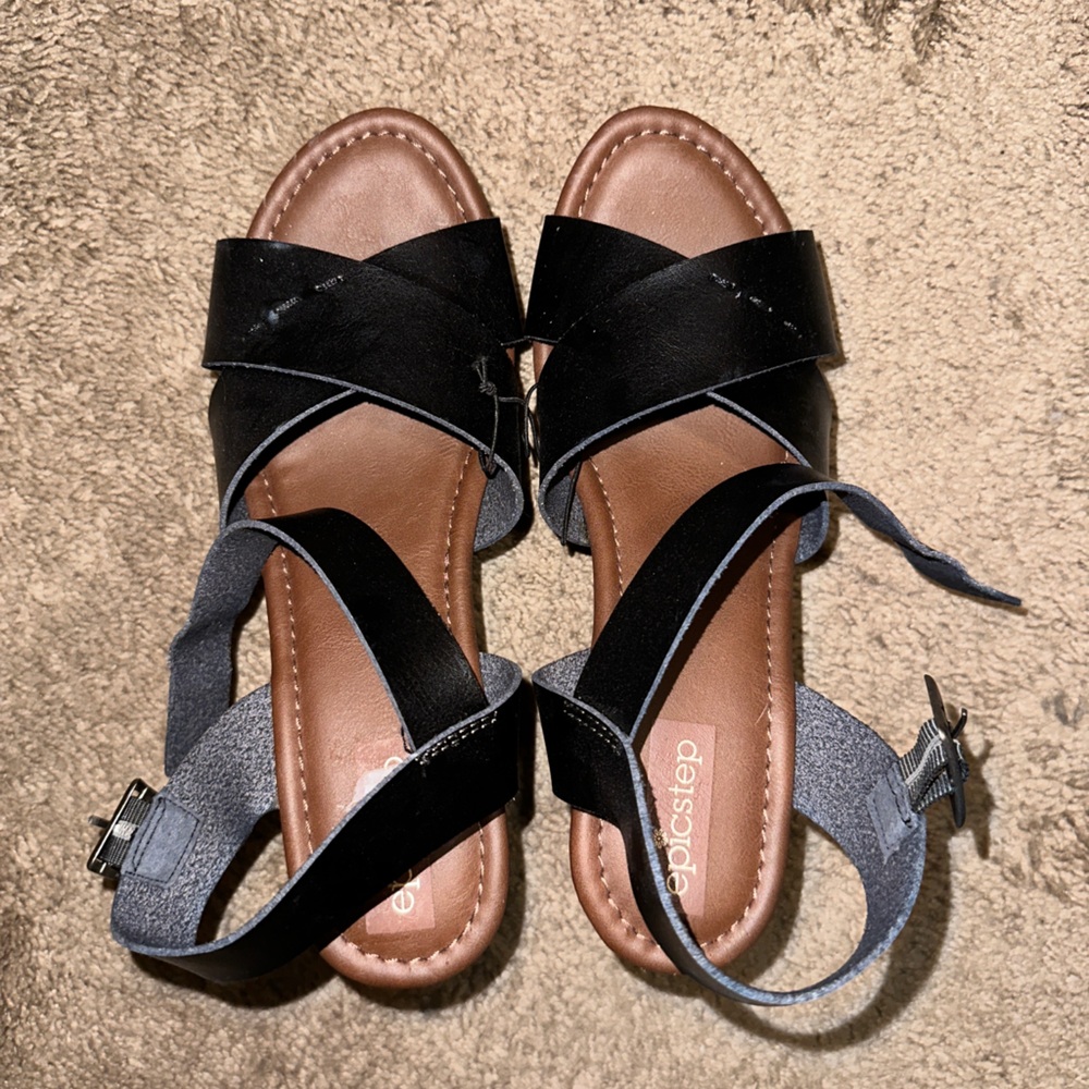 Women's Heels Size 9 Black & Tan NWOT